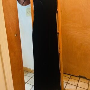 Elegant Black Velvet Evening Gown